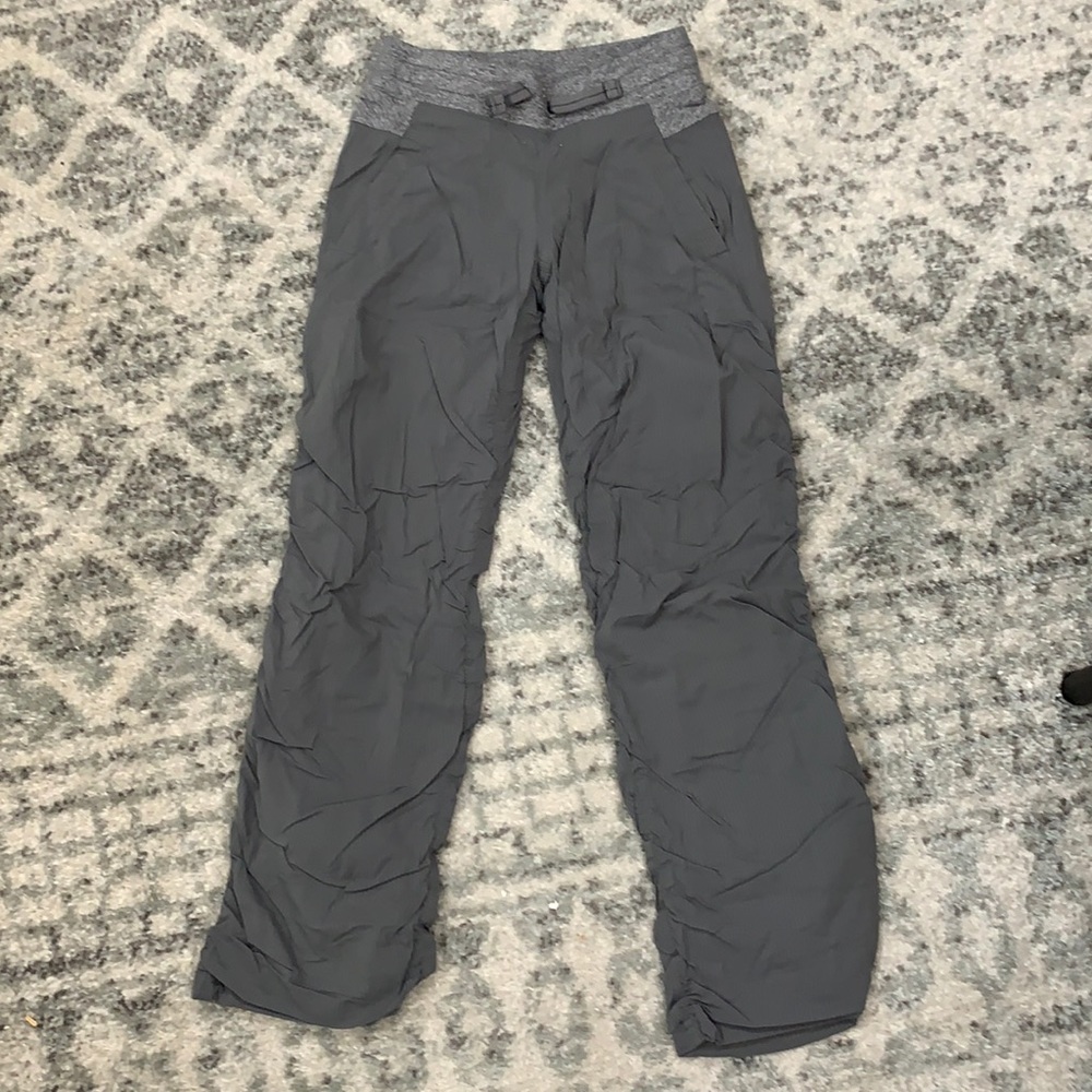 Girls Ivivva size 7 studio pants. Size 7